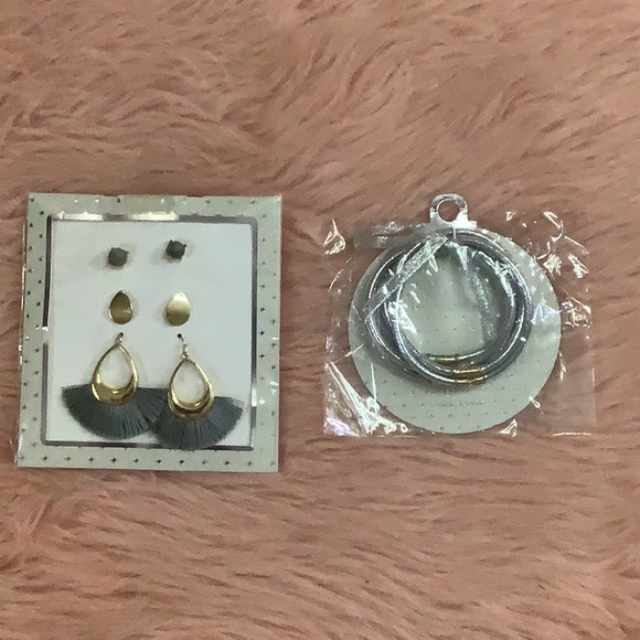 Bundle of bracelets and earrings. - Picture 4 of 4